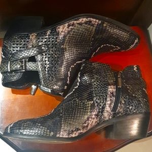 Vince Camuto Pamma leather boots